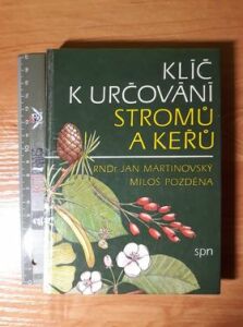 (Antik) Klíč k určování stromů a keřů (1983)-J. Martinovský, M. Pozděna